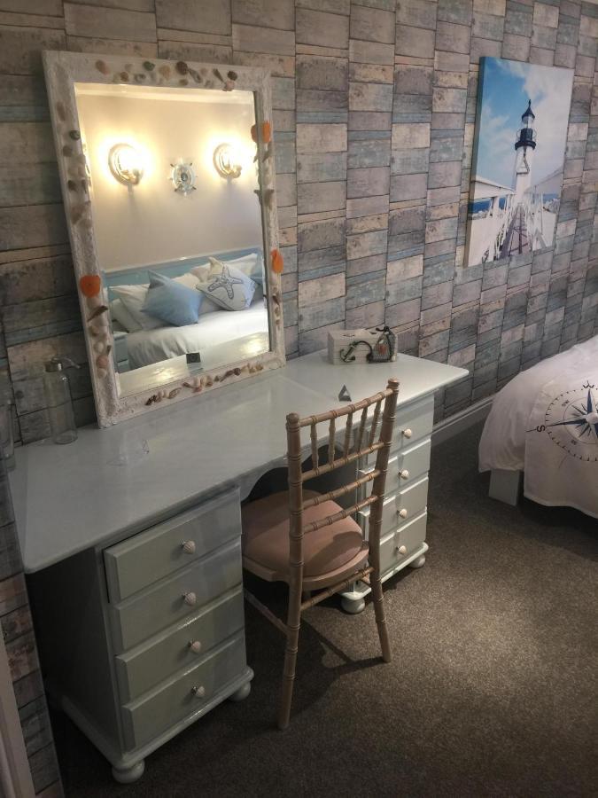 Blacksmiths Boutique B&B Robin Hood's Bay Extérieur photo