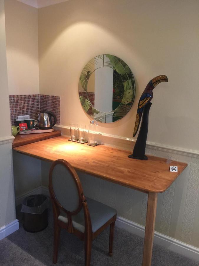 Blacksmiths Boutique B&B Robin Hood's Bay Extérieur photo